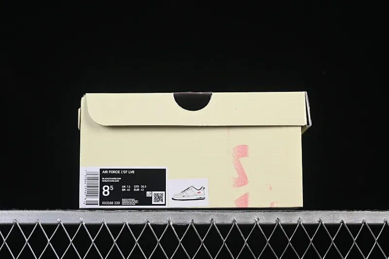 All categories Nk Air Force 1 Air Force series Nk Air Force 1 Low Air Force low top Nike Air Force 1'07 Low Supreme co-branded beige and black edge Air Force 1 low top casual sneakers XX3168-220